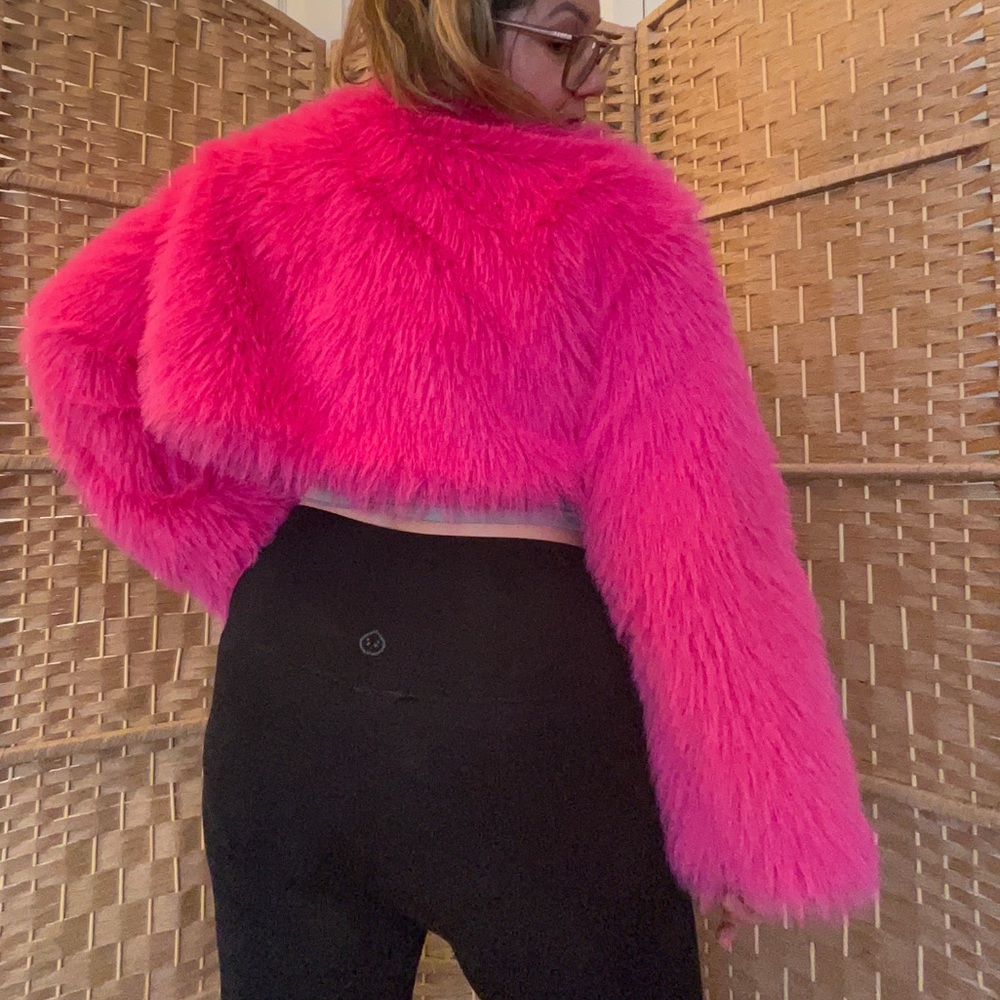 SO Pink Faux Fur Bolero Jacket - Picture 5 of 9